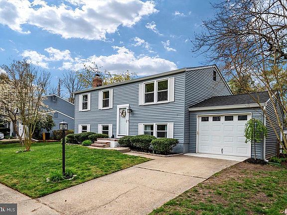 4th image of 216 Balboa Ct