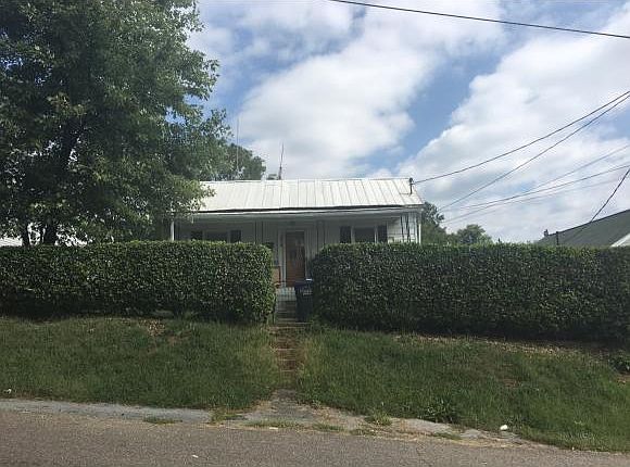 2nd image of 1616 Lake St