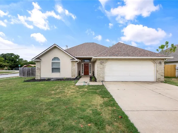 1104 Lavona Ln, Siloam Springs, AR 72761
