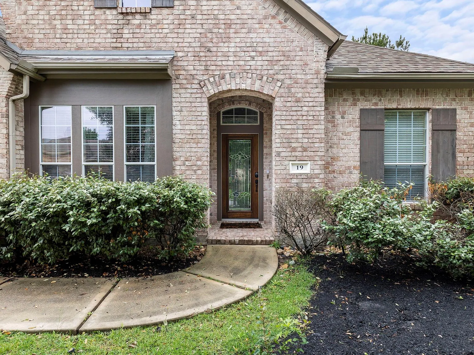 4 bed, 3.5 bath, 3249 sqft, $4,500 — Photo 4