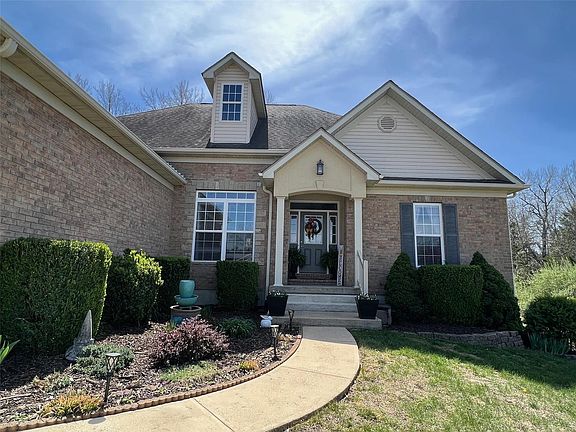 2nd image of 1711 Palmer Ct