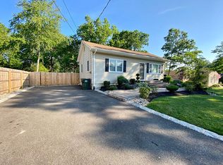 137 W 3rd St, Howell, NJ 07731