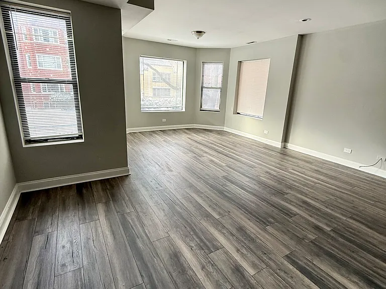 6913 S Paxton Ave #3 — Photo 3