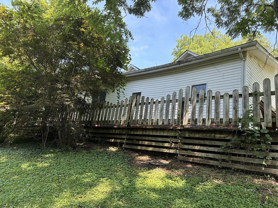 1st image of 1420 Storys Run Rd