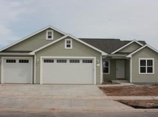 N9447 Cumberland Dr, APPLETON, WI 54915
