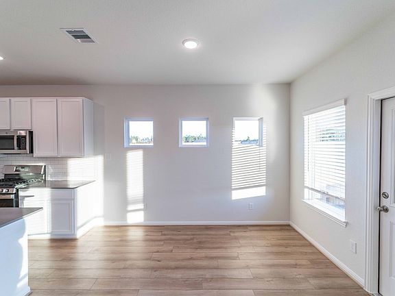 5th image of 25063 Apricot Ct