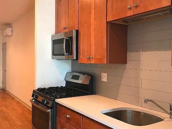 5th image of 65 Richardson St APT 5
