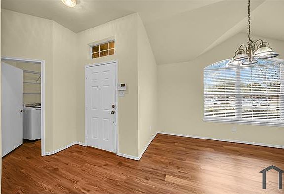 4th image of 705 Loftin St