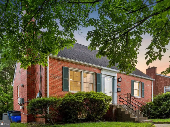 9504 Old Georgetown Rd, Bethesda, MD 20814