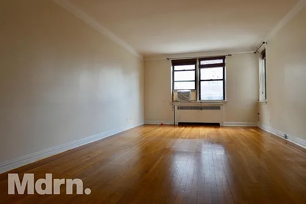 Rented by Mdrn Residential | media 10