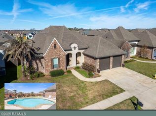 107 Coco Palm Ct, Youngsville, LA 70592