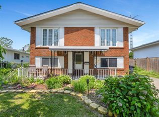 10670 Lambeth Rd, Windsor, ON N8R 1C9