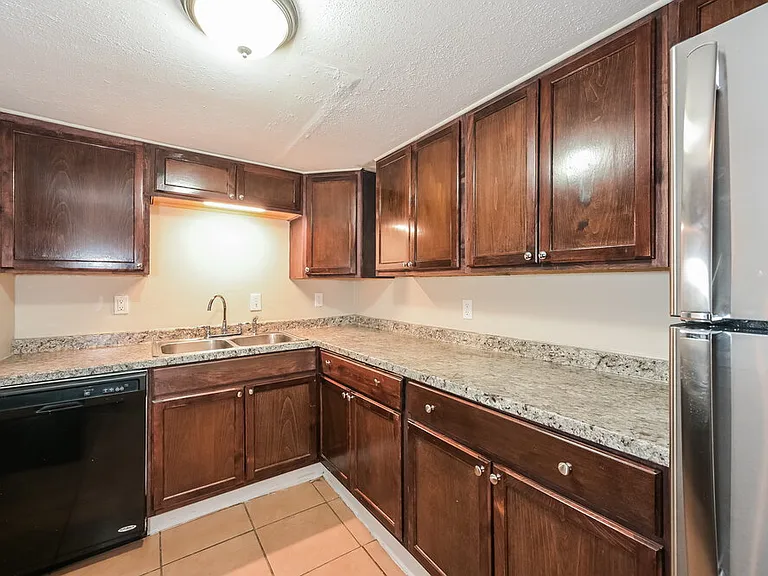 3419 Cobbs Ferry Dr — Photo 6