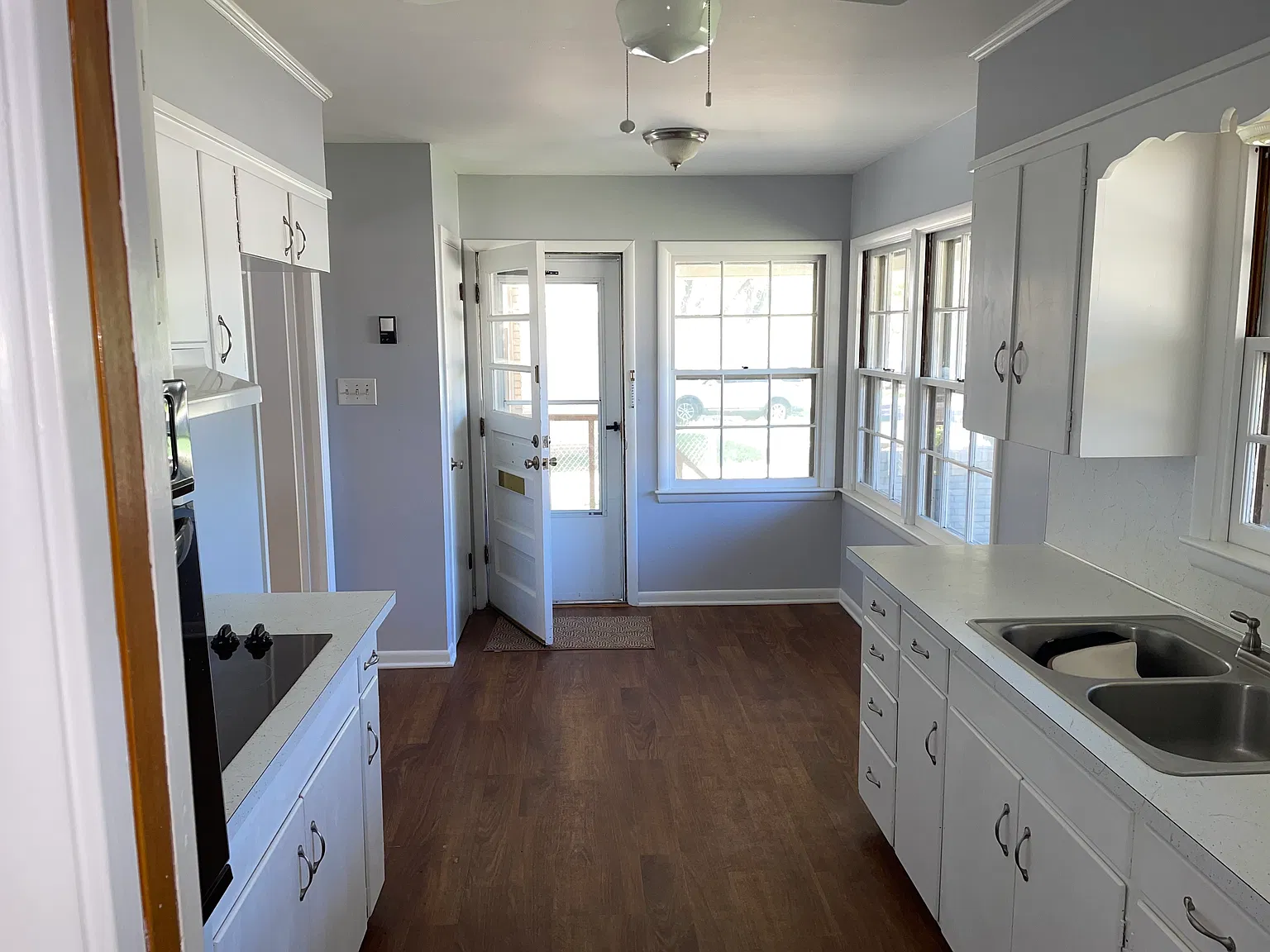 3 bed, 1.5 bath, 1240 sqft, $1,425 — Photo 4