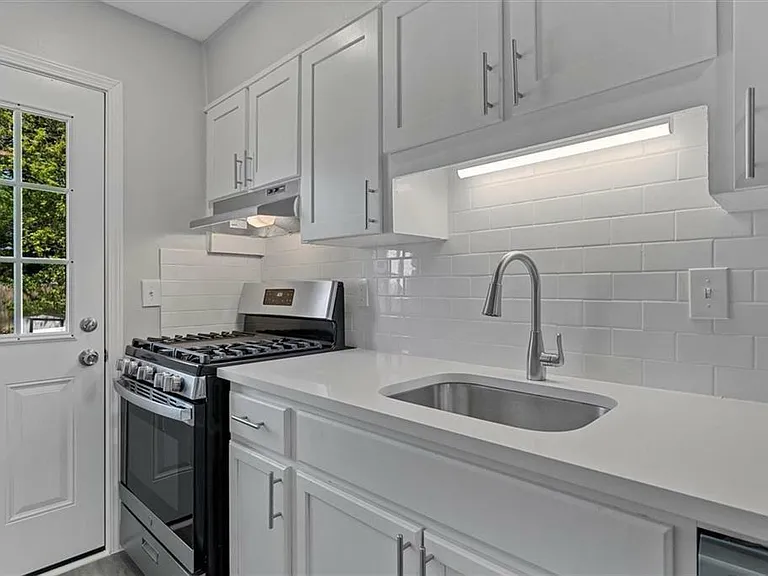 1543 Hardin Ave #1 — Photo 8