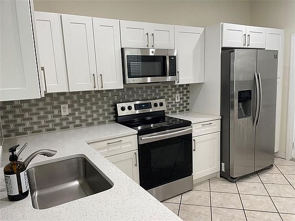 4th image of 1852 Salerno Cir
