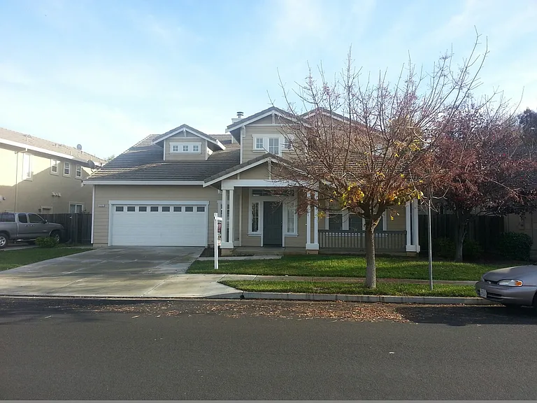 Redhaven St — Photo 1