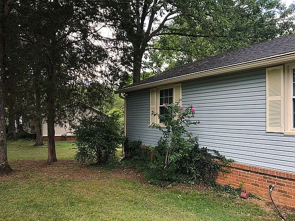 5th image of 417 Robertson Dr