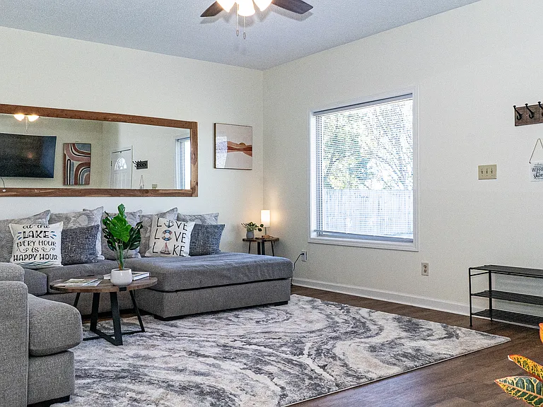 3109 Riviera Dr — Photo 20