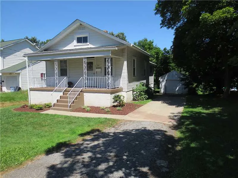 714 4th St photo 1