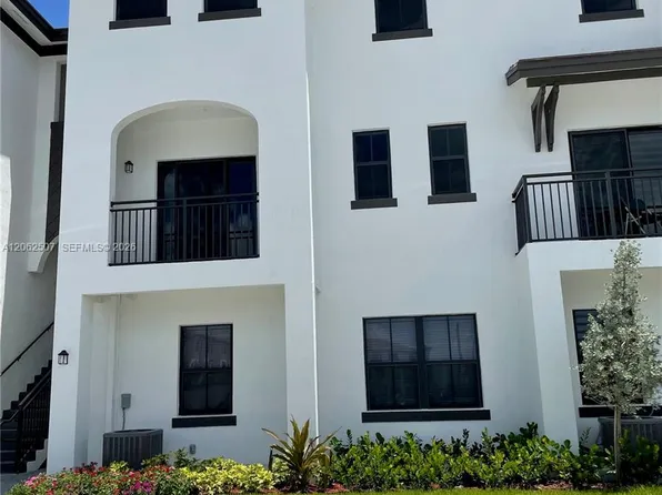 15560 SW 136th St #207, Miami, FL 33196