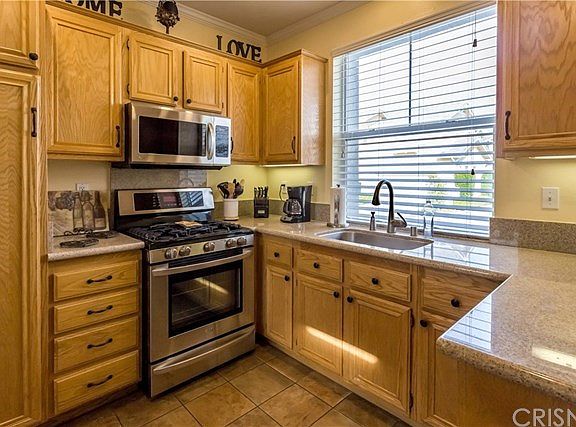 4th image of 28461 Mayfair Dr