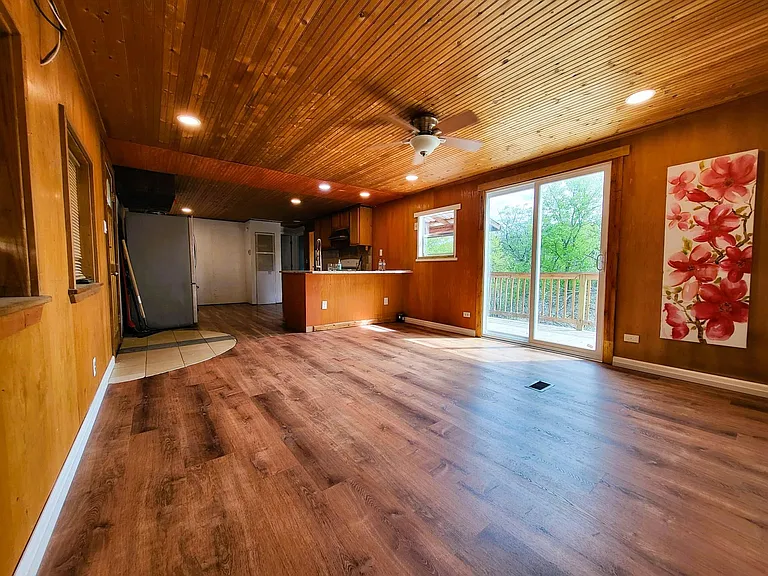 21531 Cherry Hollow Dr — Photo 12