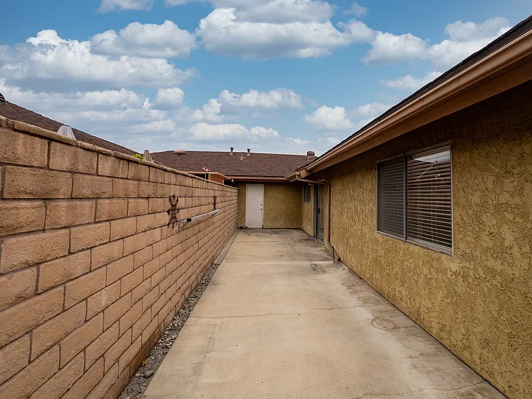 9605 Longden Ave — Photo 20