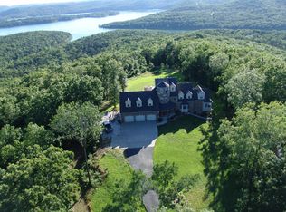 975 Pioneer Point Rd, Galena, MO 65656