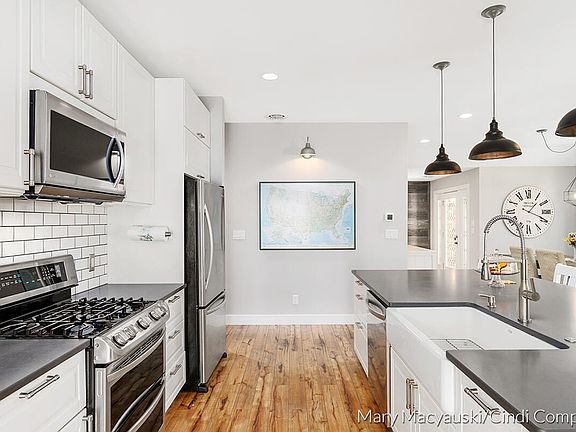 2nd image of 15575 77th St