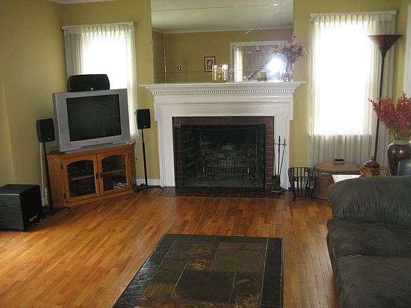 4th image of 717 N Foster Ave