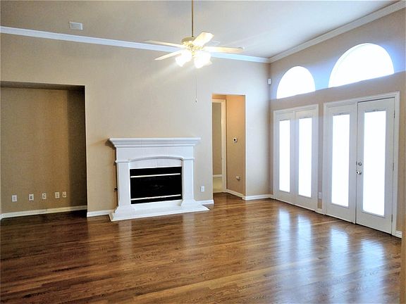 4th image of 4136 Constitution Dr