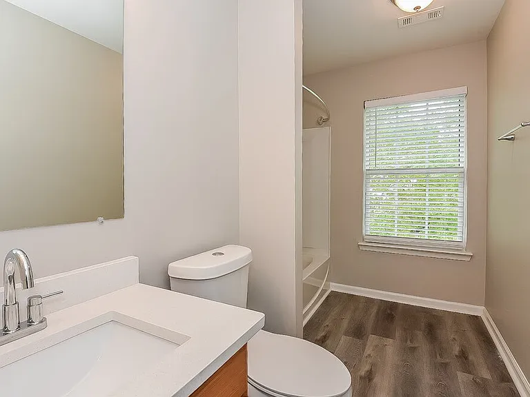 2495 Mayfair Dr — Photo 15