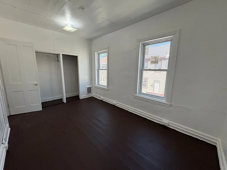 217 S Hartley St — Photo 7