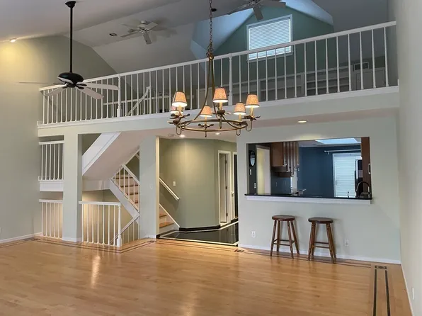 69 Algonquin Rd, Newton, MA 02467