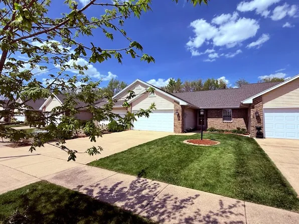 808 Kara Ave #1, Saint Joseph, IL 61873