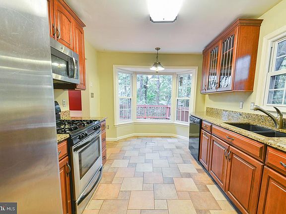 5th image of 5711 Oakshore Ct