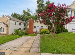 10107 Dickens Ave, Bethesda, MD 20814