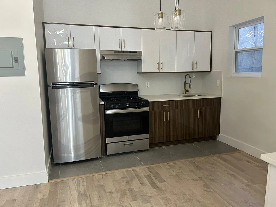 42 Johnston Ave #2