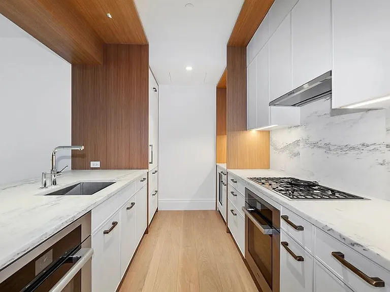 50 W 66th St #6A — Photo 4