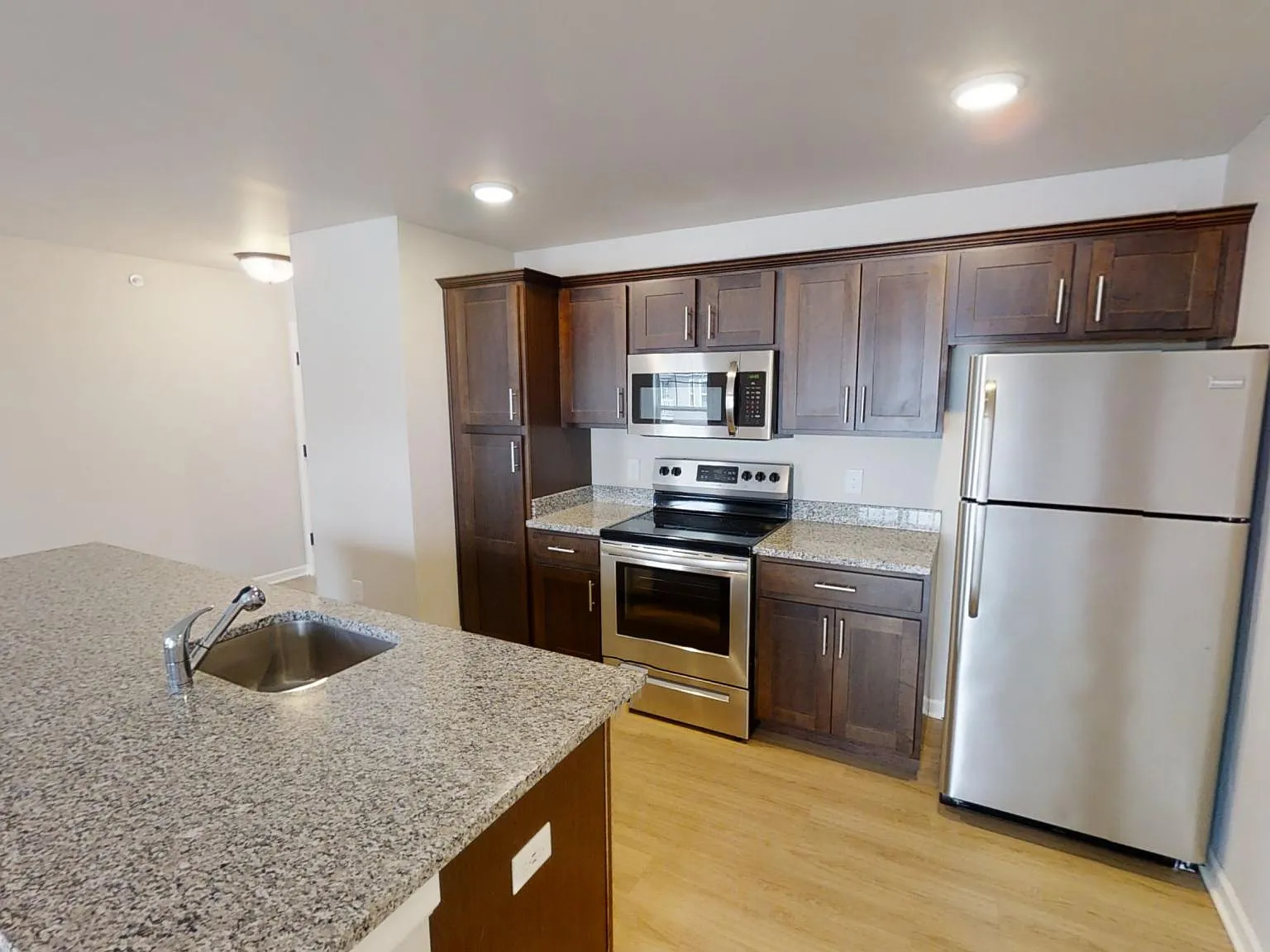 Glen Esk Apartments — Photo 3