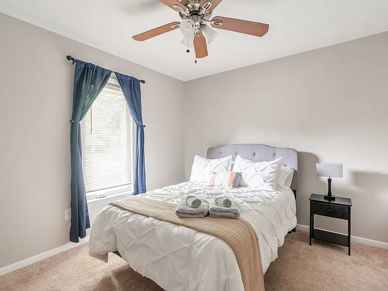 1902 Cambridge Dr — Photo 25