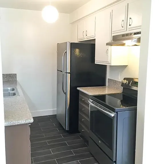 4423 Ambrose Ave #2 — Photo 3