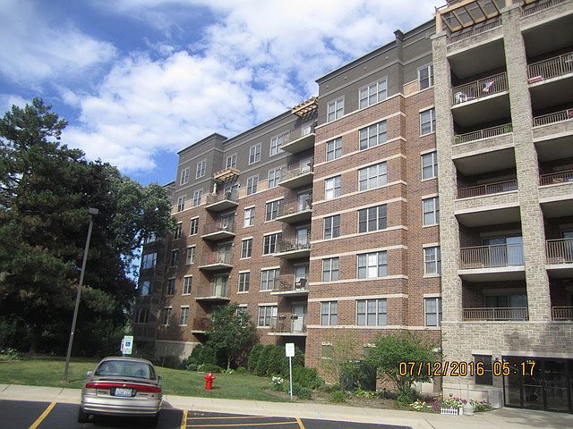 1st image of Lakeview Dr
