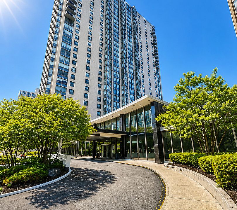 1st image of 5701 N Sheridan Rd APT 29T