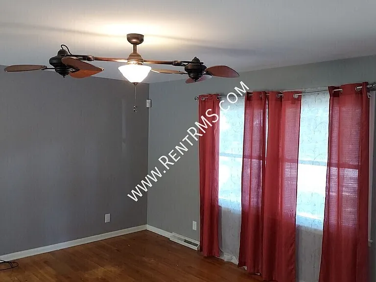 5317 SW 24th St — Photo 4