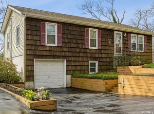 35 Highland Rd, Rocky Point, NY 11778