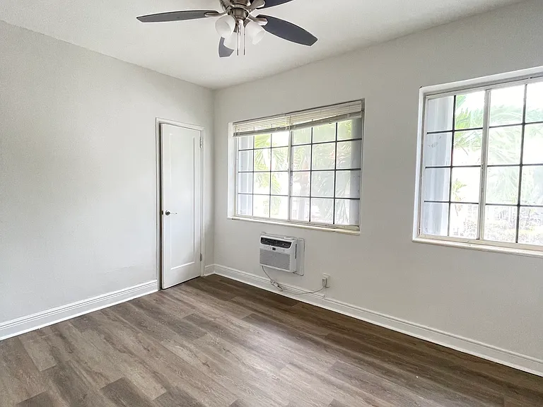 7450 Byron Ave #7 — Photo 6