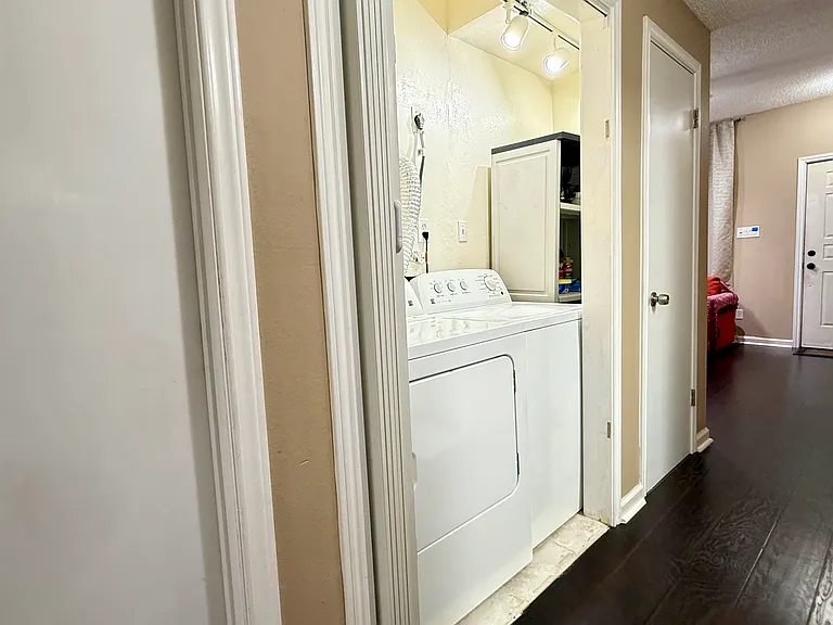 10131 Waterstone Dr — Photo 4