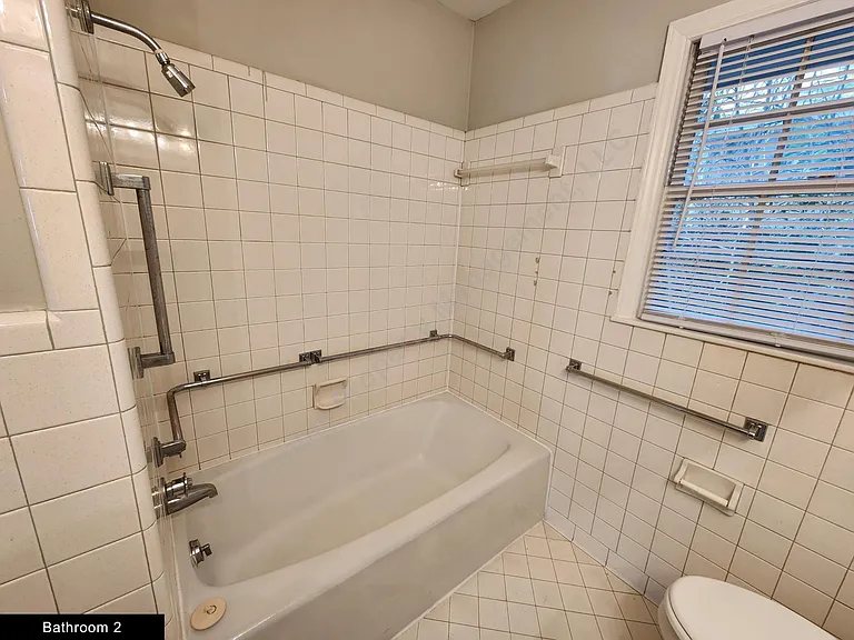 319 Kilbourne Rd — Photo 16
